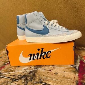 Nike 💫 Blazer mid ‘77 Vintage mens 8.5 womens 10